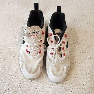 Women's Nike Air270 React Size 8